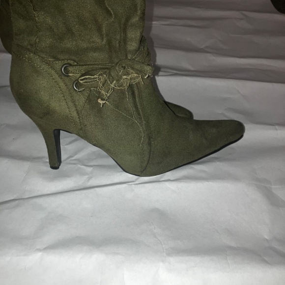 Olive green faux suede tall boots - Picture 7 of 8